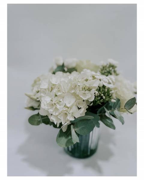composition fleurs blanches